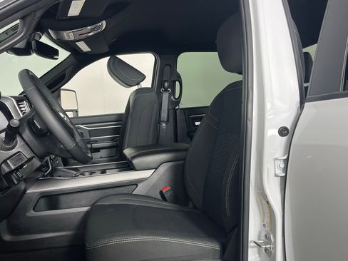 Used 2025 RAM 3500 Big Horn image 21