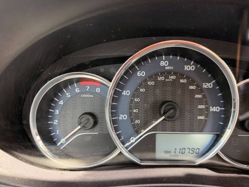 Used 2014 Toyota Corolla LE FWD image 13