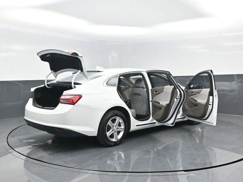 Used 2022 Chevrolet Malibu LT image 31