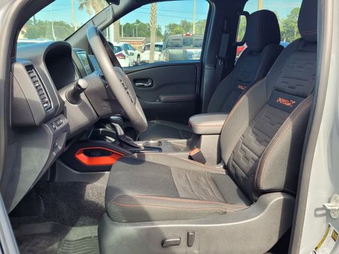 Used 2023 Nissan Frontier Pro-X w/ Pro Convenience Package image 3