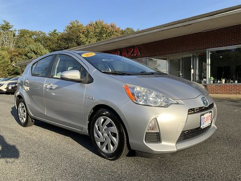 Used 2014 Toyota Prius C Two image 3