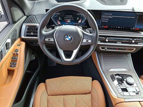 Used 2024 BMW X5 xDrive50e w/ Premium Package image 2