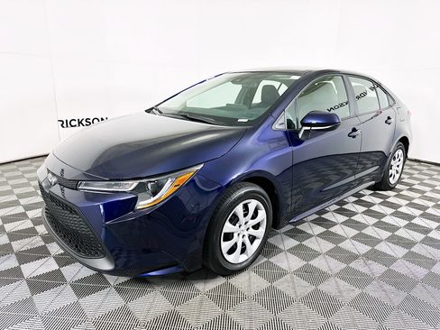 Used 2022 Toyota Corolla LE image 7
