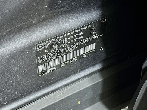 Used 2020 Toyota RAV4 XLE w/ Carpet Mat Package AWD/4WD image 12