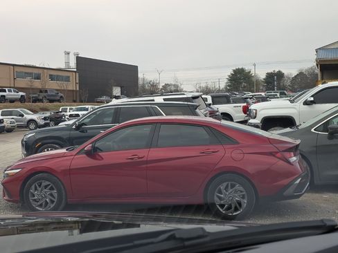 Certified 2024 Hyundai Elantra SEL image 1