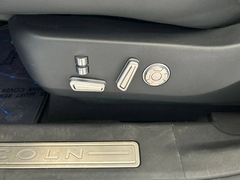 Used 2025 Lincoln Nautilus Reserve AWD/4WD image 44