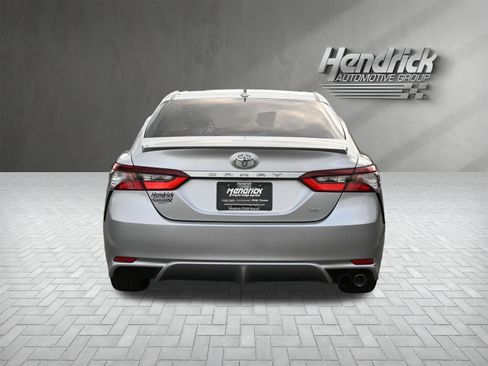 Used 2021 Toyota Camry SE image 9