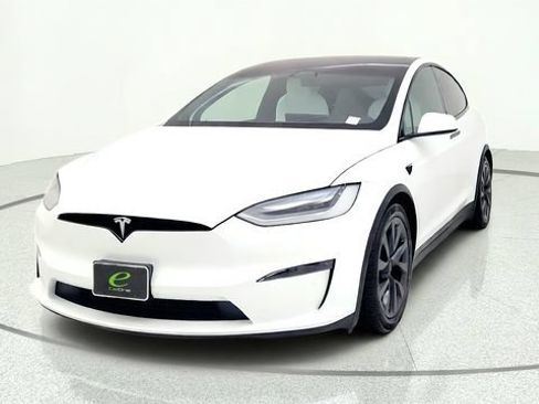 Used 2023 Tesla Model X AWD/4WD image 3