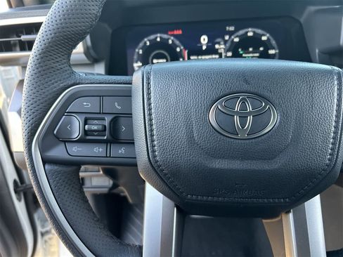 Used 2025 Toyota Tacoma TRD Sport w/ TRD Sport Upgrade Package image 16