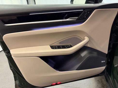 New 2026 Porsche Macan 4 Electric AWD/4WD image 15