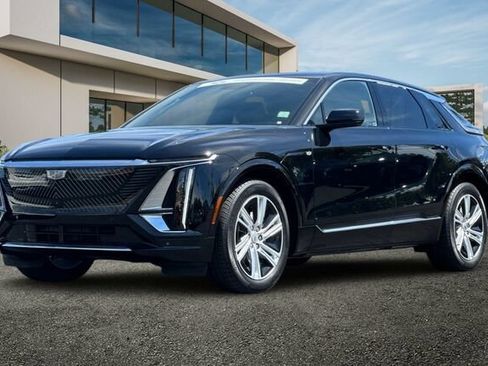 Certified 2024 Cadillac Lyriq Tech w/ Driver Assist Package AWD/4WD image 8