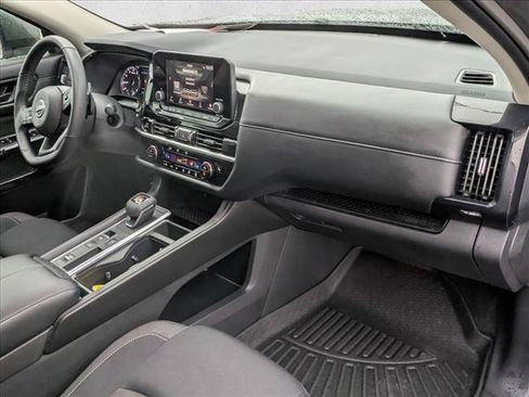 Used 2025 Nissan Pathfinder SV FWD image 20