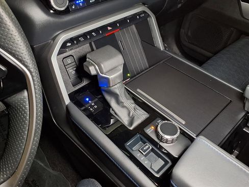 Used 2025 Toyota Tundra Platinum AWD/4WD image 26