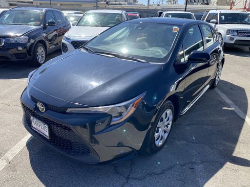 Used 2021 Toyota Corolla LE w/ Carpet Mat Package (TMS) FWD image 2