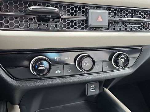 Used 2025 Honda HR-V LX image 15