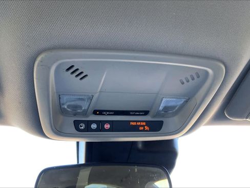 Used 2020 Chevrolet Malibu LT image 33