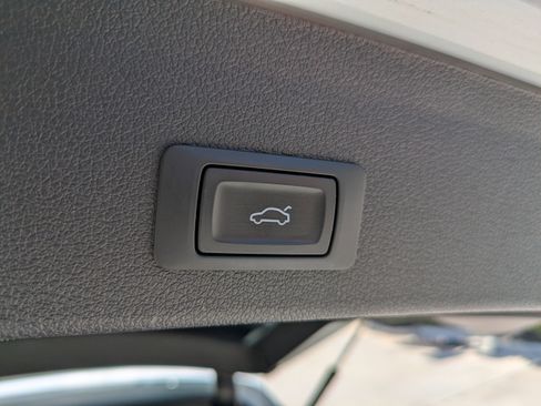 Used 2017 Audi Q5 2.0T Premium Plus w/ Technology Package image 18