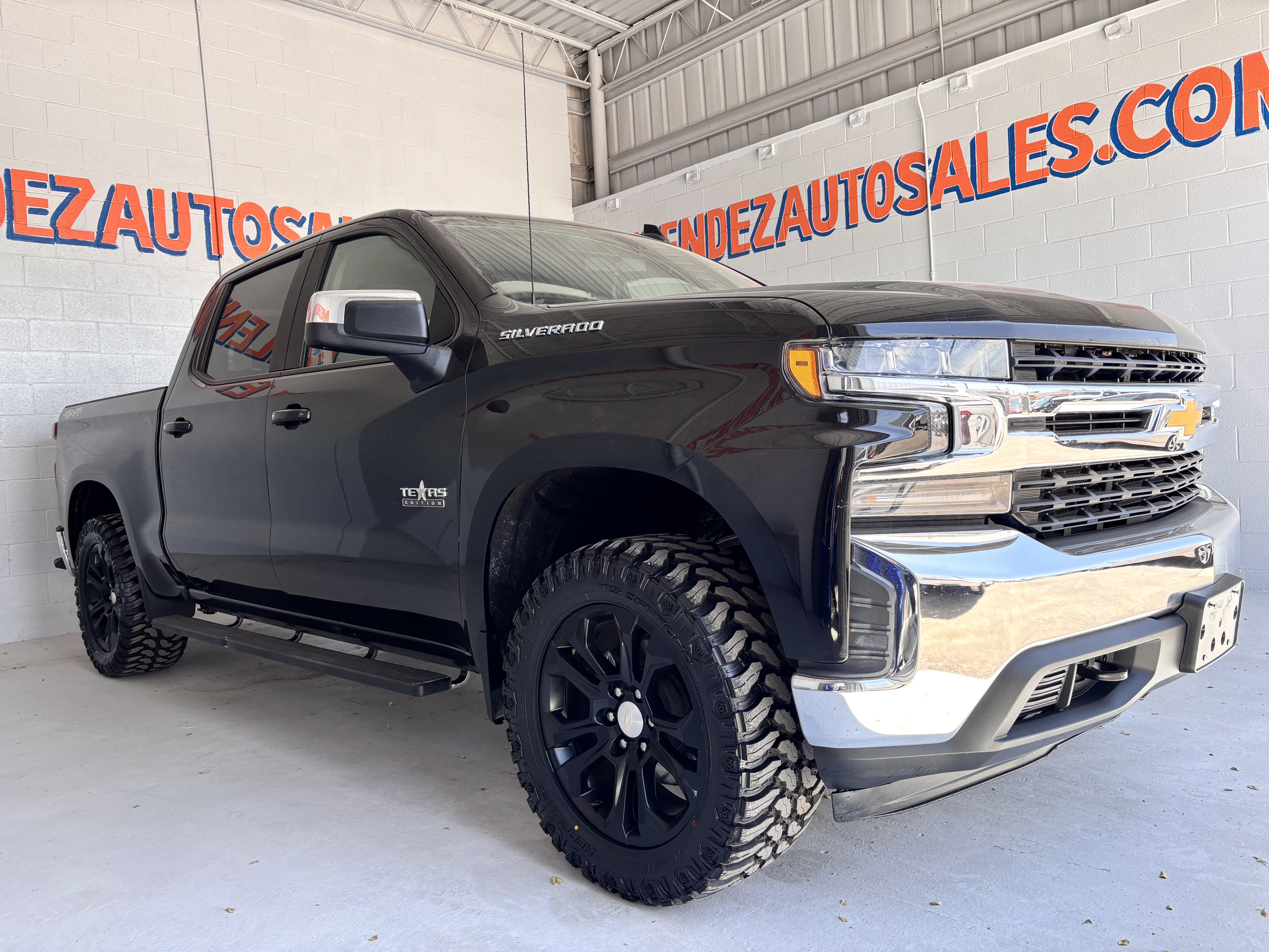 Used 2019 Chevrolet Silverado 1500 LT w/ Texas Edition AWD/4WD image 7