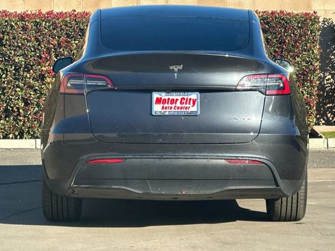 Used 2025 Tesla Model Y Long Range image 5