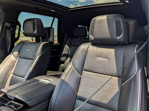 Used 2023 Cadillac Escalade Sport AWD/4WD image 37