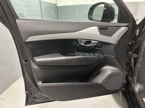 Used 2025 Volvo XC90 B5 Core AWD/4WD image 6