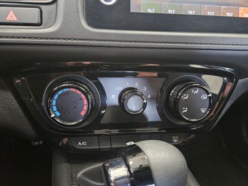 Used 2023 Honda HR-V LX image 23