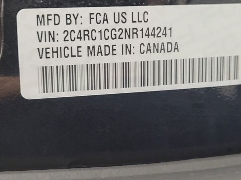 Used 2022 Chrysler Voyager LX image 33