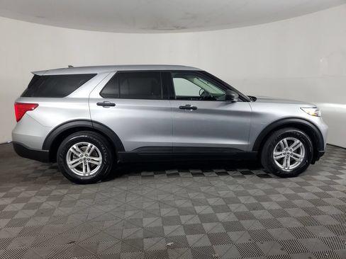 Used 2023 Ford Explorer 2WD image 3