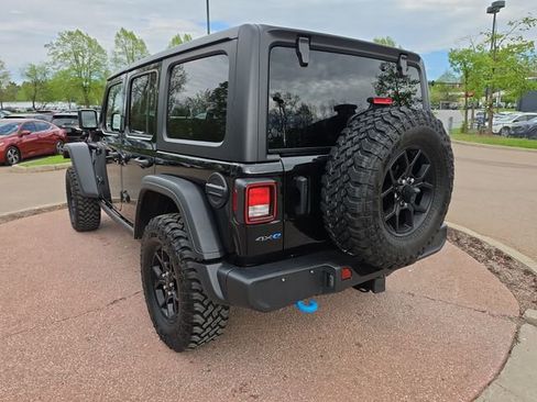Used 2024 Jeep Wrangler Unlimited AWD/4WD image 3