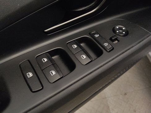 Used 2025 Hyundai Elantra Sport FWD image 27
