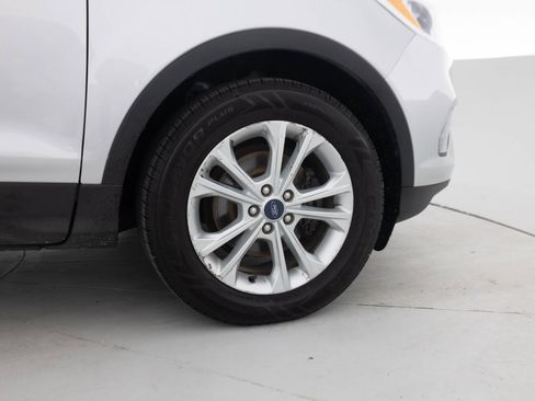 Used 2018 Ford Escape SE FWD image 19