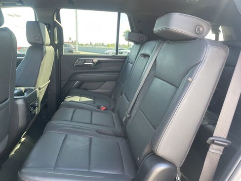 Used 2025 Chevrolet Tahoe LT AWD/4WD image 8