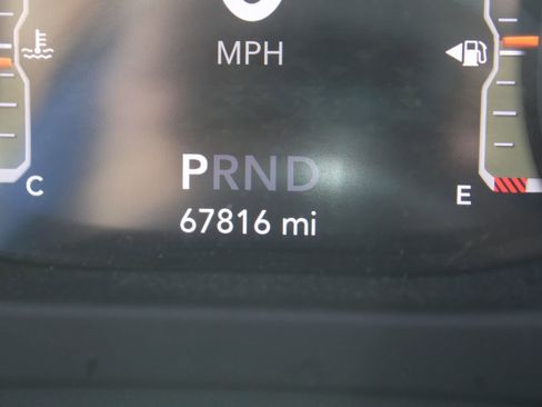 Used 2022 Jeep Wrangler Unlimited Sahara w/ Cold Weather Group image 29