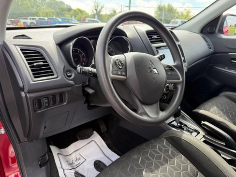 Used 2023 Mitsubishi Outlander Sport ES image 13