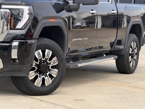 Used 2025 GMC Sierra 2500 Denali AWD/4WD image 9