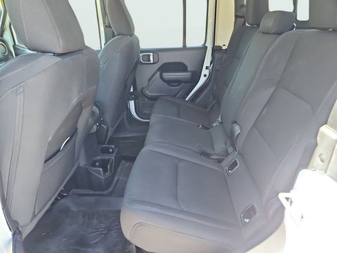 Used 2022 Jeep Gladiator Willys image 30