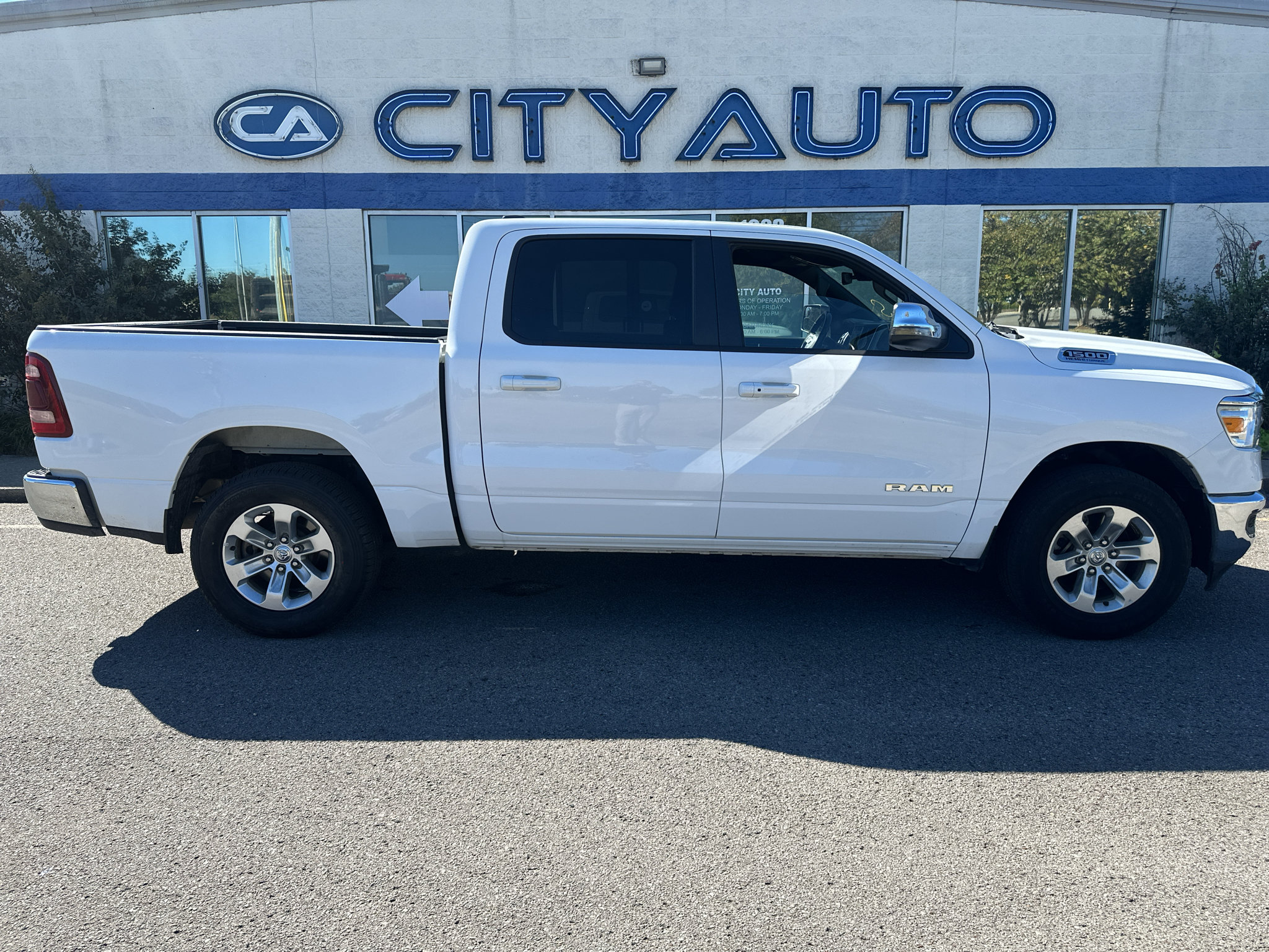 Used 2024 RAM 1500 Laramie RWD image 3