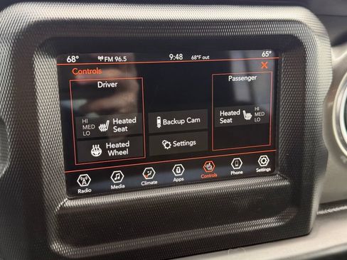 Used 2018 Jeep Wrangler Unlimited Sahara AWD/4WD image 22