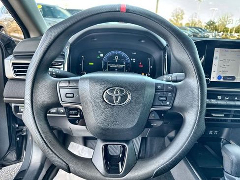 Used 2025 Toyota Camry LE image 23