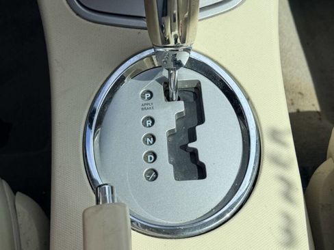 Used 2009 Chrysler Sebring Limited FWD image 13