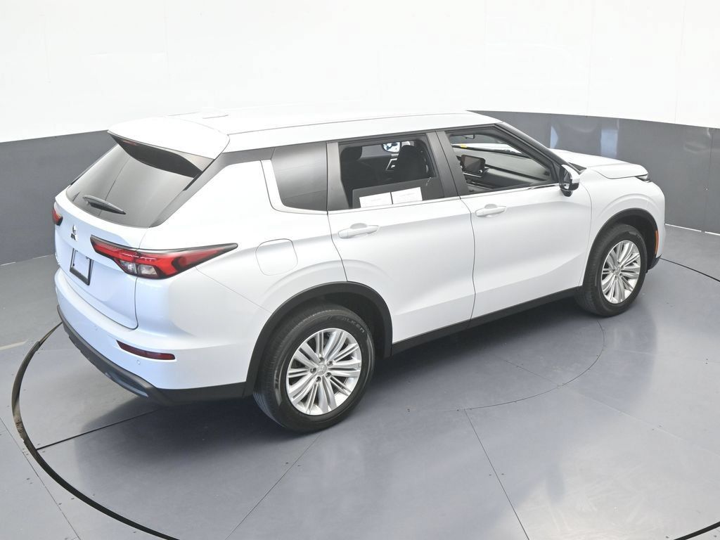 Used 2024 Mitsubishi Outlander ES FWD image 54