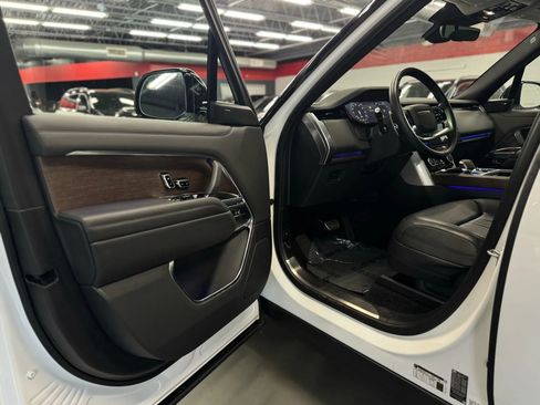 Used 2023 Land Rover Range Rover SE image 10
