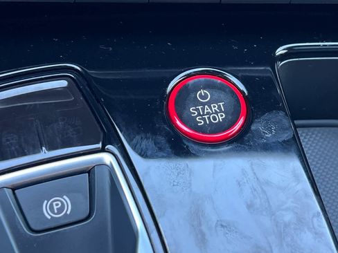 Used 2023 Audi e-tron GT Premium Plus w/ Performance Package image 29