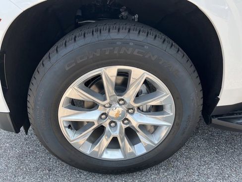 New 2025 Chevrolet Suburban Premier image 42