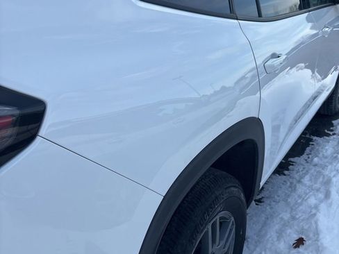 Used 2025 GMC Acadia Elevation image 8