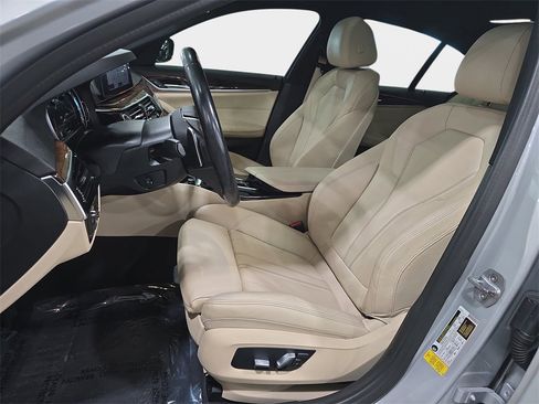 Used 2019 BMW 540i w/ Convenience Package image 14