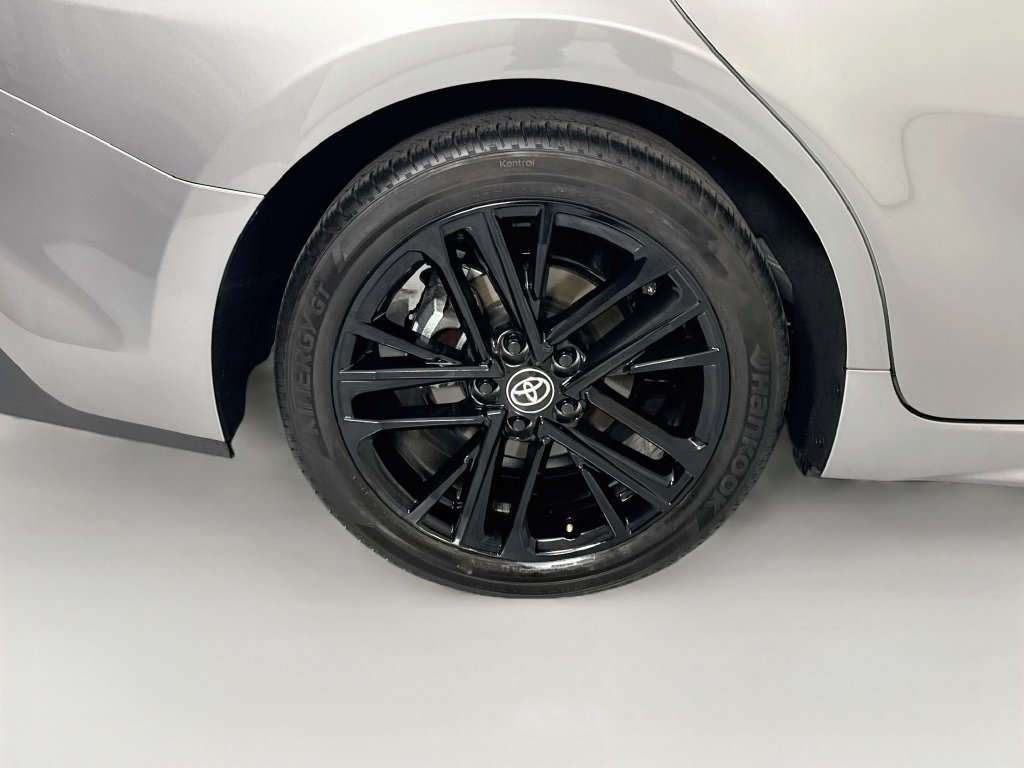 Used 2025 Toyota Camry SE w/ Multimedia Upgrade Package FWD image 33
