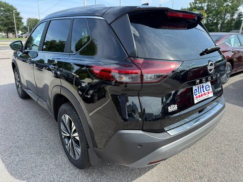 Used 2023 Nissan Rogue SV w/ SV Premium B Package AWD/4WD image 5