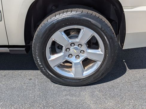 Used 2014 Chevrolet Suburban LTZ AWD/4WD image 9