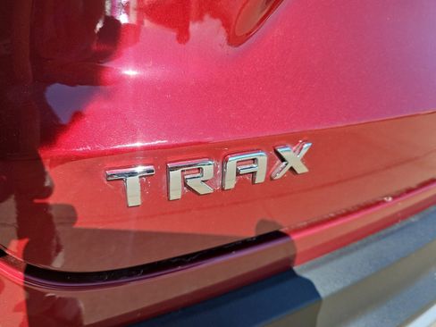Used 2024 Chevrolet Trax LT w/ Driver Confidence Package FWD image 19